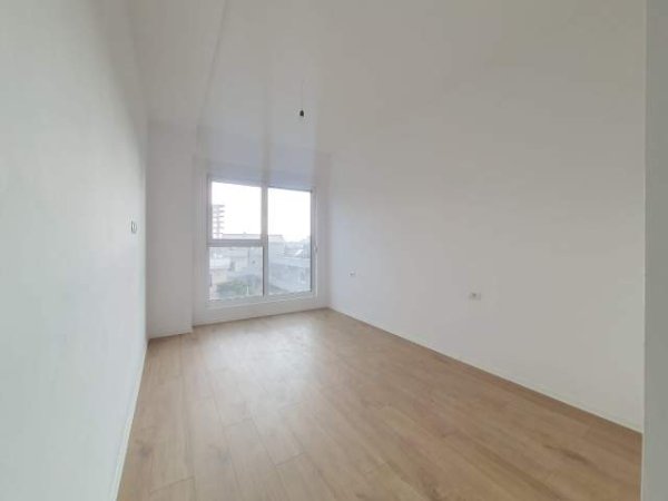 Tirane, jepet me qera apartament 2+1+BLK Kati 3, 92 m² 450 Euro (bulevardi i ri)