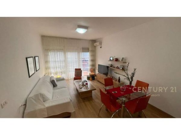 Tirane, shitet Kati 5, 64 m² 125.000 Euro,1+1 te kopshti botanik