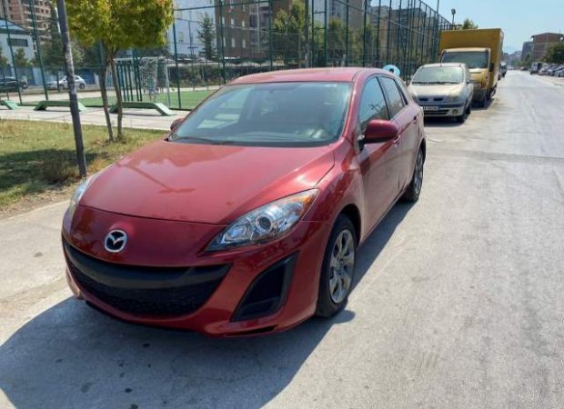 Tirane, shitet makine Mazda M3 Viti 2011, 6.000 Euro