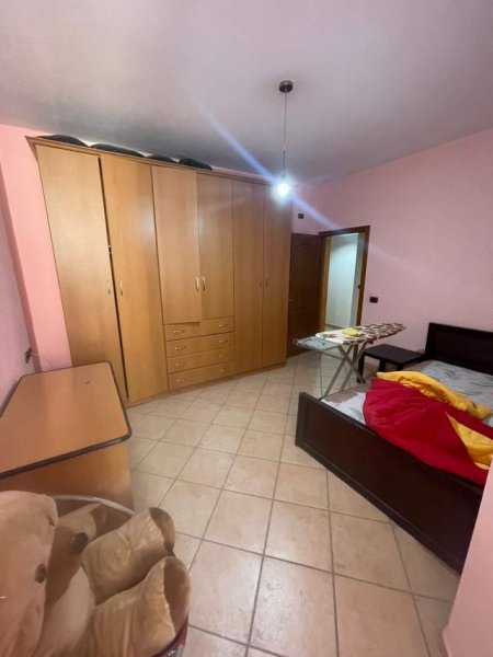 Tirane, jepet me qera apartament 2+1+BLK Kati 3, 100 m² 500 Euro (Rruga Muhamet Gjollesha)