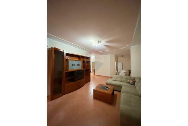 Tirane, jepet me qera apartament 2+1+A+BLK Kati 6, 121 m² 600 Euro