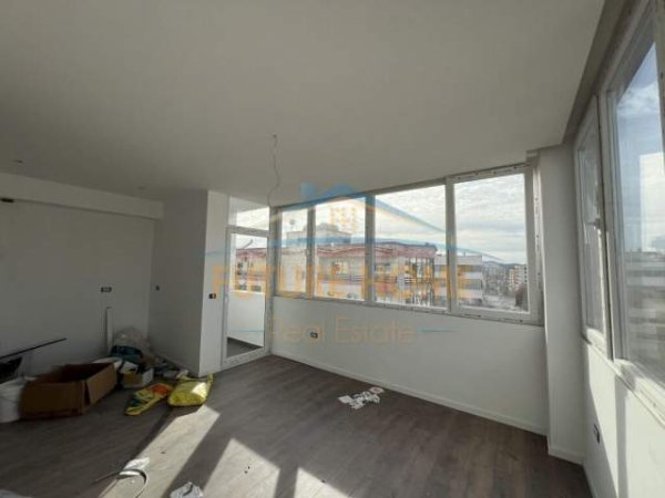 Tirane, shitet apartament 1+1 Kati 8, 75.000 Euro (Unaza e Re)