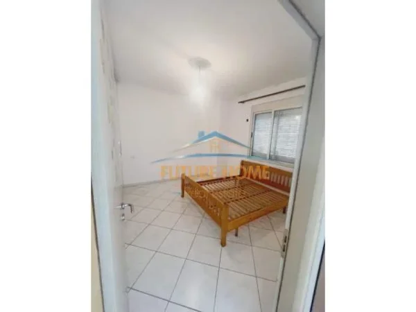 Tirane, shitet apartament 2+1 Kati 3, 105 m² 250.000 Euro (KOMUNA E PARISIT)