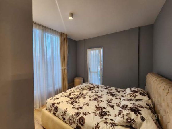 Tirane, jepet me qera apartament 2+1+BLK Kati 5, 88 m² 650 Euro (Liqeni i Thate)