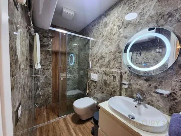 Tirane, jepet me qera apartament 2+1+BLK Kati 5, 88 m² 650 Euro (Liqeni i Thate)