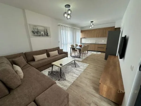 Tirane, jepet me qera apartament 2+1+BLK Kati 5, 104 m² 650 Euro (Arlis, Farmacia 10)