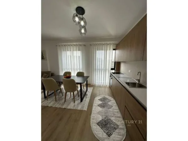 Tirane, jepet me qera apartament 2+1+BLK Kati 5, 104 m² 650 Euro (Arlis, Farmacia 10)