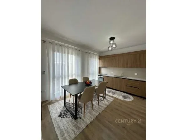 Tirane, jepet me qera apartament 2+1+BLK Kati 5, 104 m² 650 Euro (Arlis, Farmacia 10)
