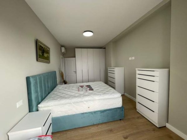 Tirane, jepet me qera apartament 2+1 Kati 9, 140 m² 800 Euro (Rruga Mihal Grameno)