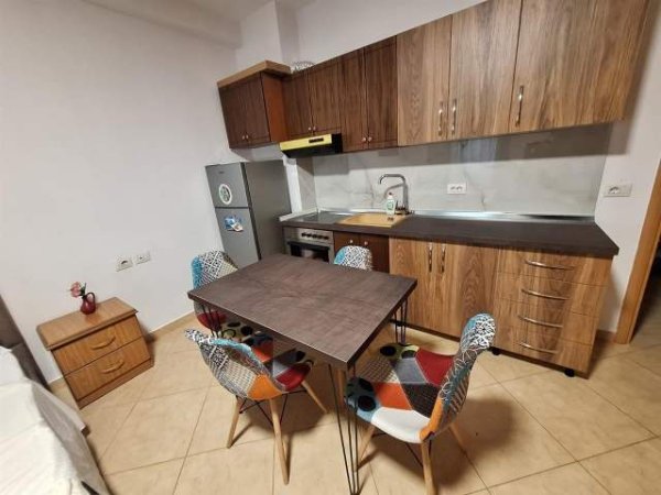 Tirane, shitet garsonier Kati 2, 94 m² 183.000 Euro (Rruga e Durresit)