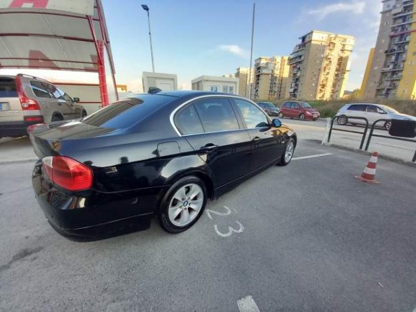 Tirane, shes makine BMW seria 3 Viti 2005, 3.900 Euro