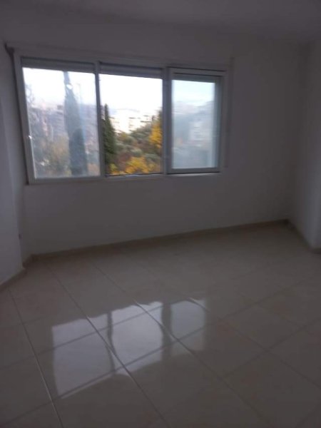 Tirane, jepet me qera 113 m² 400 Euro (Kopshti Zoologjik)