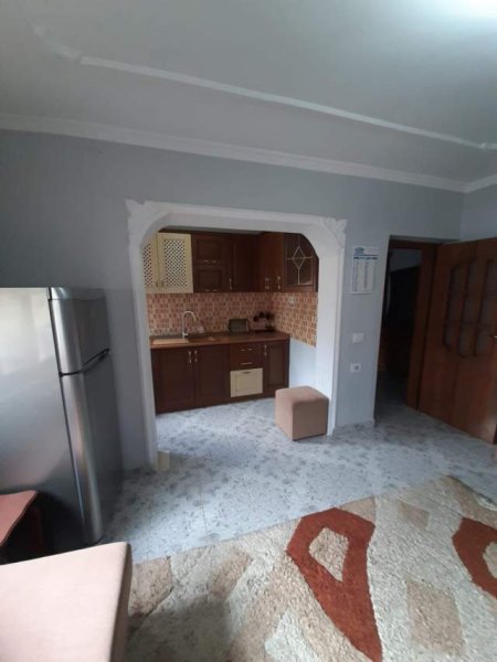 Tirane, jepet me qera 70 m² 40.000 Leke (Ali Demi)