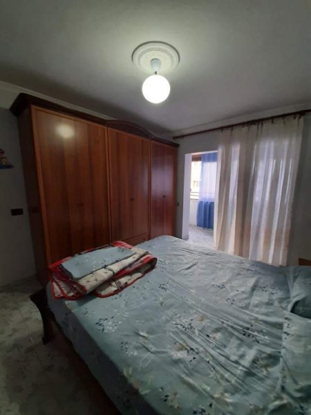 Tirane, jepet me qera 70 m² 40.000 Leke (Ali Demi)