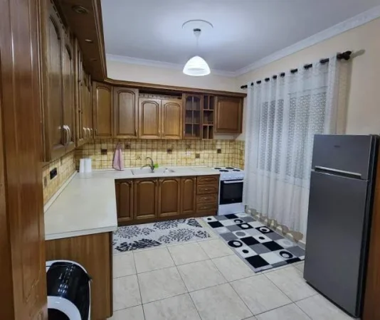 Tirane, jepet me qera Vile 2+1+BLK Kati 1, 120 m² 50.000 Leke (foto xhavella)