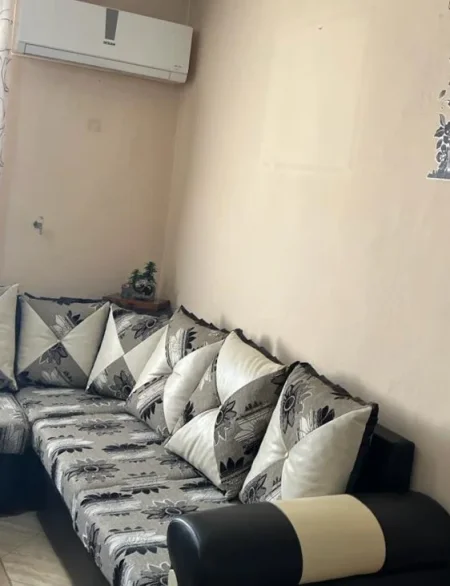 Tirane, jepet me qera apartament 2+1+BLK Kati 6, 100 m² 320 Euro (kastriotet)