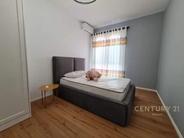 Tirane, jepet me qera apartament 2+1 Kati 3, 80 m² 650 Euro (Komplexi Arlis, farmacia 10)