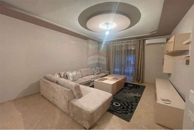 Tirane, jepet me qera apartament 2+1 Kati 2, 135 m² 500 Euro (Astir)