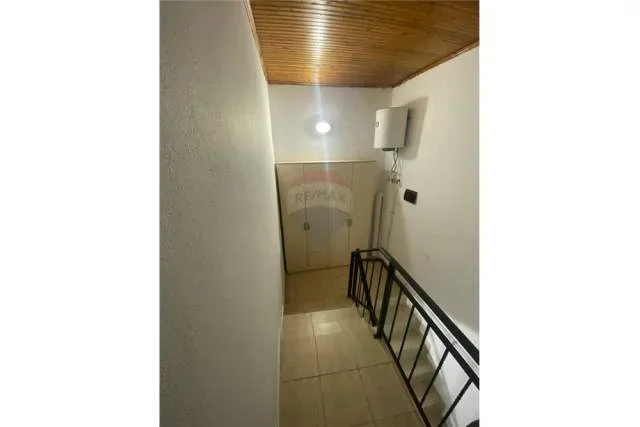 Tirane, jap me qera apartament duplex 1+1 Kati 3, 55 m² 450 Euro
