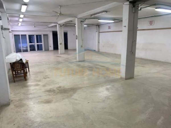 Tirane, jepet me qera ambjent biznesi Kati 0, 120 m² 1.000 Euro (FUSHA E AVIACIONIT)