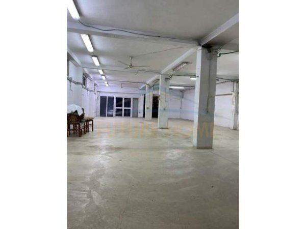 Tirane, jepet me qera ambjent biznesi Kati 0, 120 m² 1.000 Euro (FUSHA E AVIACIONIT)