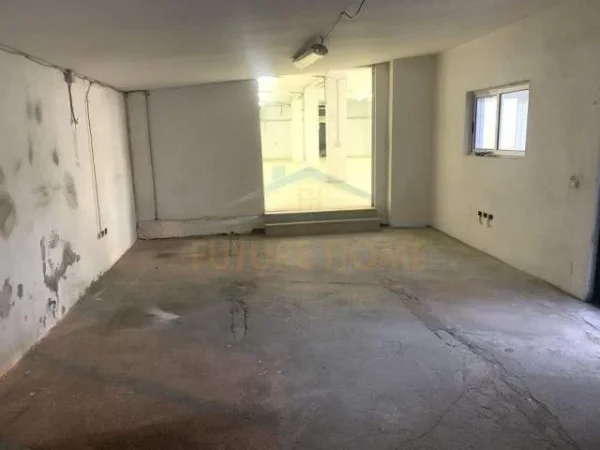 Tirane, jepet me qera ambjent biznesi Kati 0, 120 m² 1.000 Euro (FUSHA E AVIACIONIT)