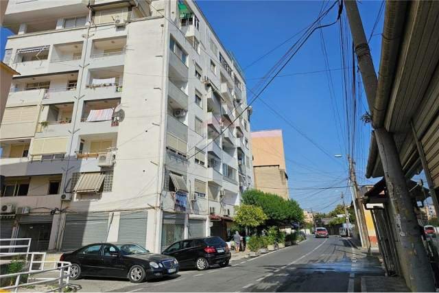 Tirane, shitet apartament 1+1 Kati 2, 65 m² 147.000 Euro (Pazari i Ri)