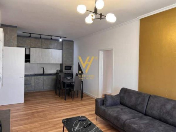 Tirane, jepet me qera apartament 2+1+BLK Kati 8, 126 m² 1.100 Euro (PAZARI I RI)