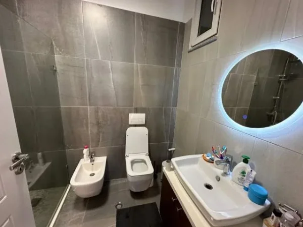 Tirane, shitet apartament 2+1 Kati 5, 118 m² 131.900 Euro (Astrit Losha)