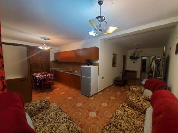 Tirane, jepet me qera apartament 1+1+BLK Kati 2, 80 m² 400 Euro (Hysen Loci)