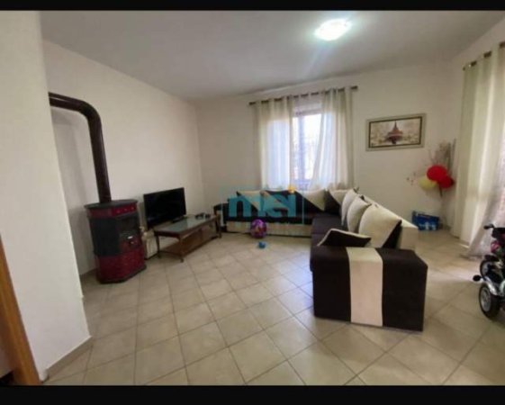 Tirane, jepet me qera Vile 3+1+A+BLK Kati 2, 125 m² 500  (Koli Bano)