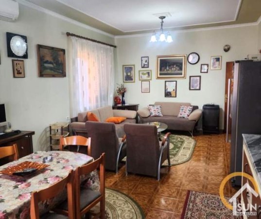 Shkoder, jepet me qera shtepi 4+1 Kati 0, 230 m² 500 Euro (KOLE IDROMENO, SHKODER)