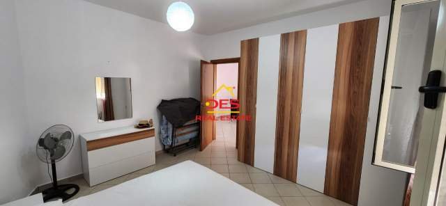 Vlore, shitet apartament 1+1+BLK Kati 5, 68 m² 81.600 Euro (Rruga Pelivan Leskaj)