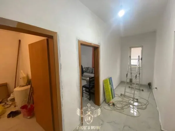 Durres, jepet me qera apartament 2+1+BLK Kati 1, 75 m² 300 Euro (Shkolla Qemal Mici)