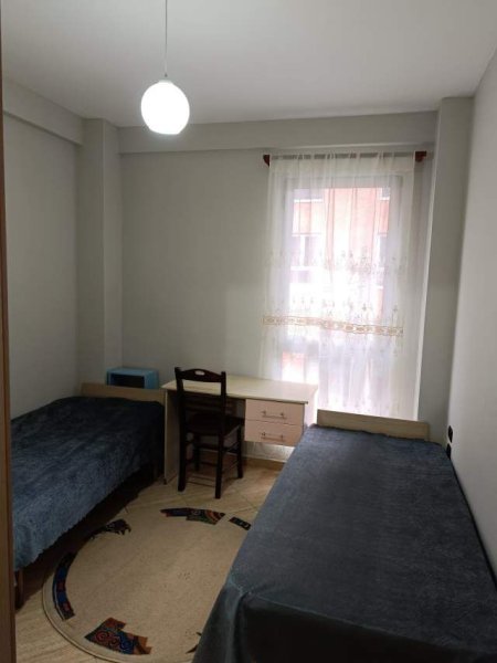 Tirane, jepet me qera apartament Kati 5, 90 m² 580 Euro (MYSLYM SHYRI)