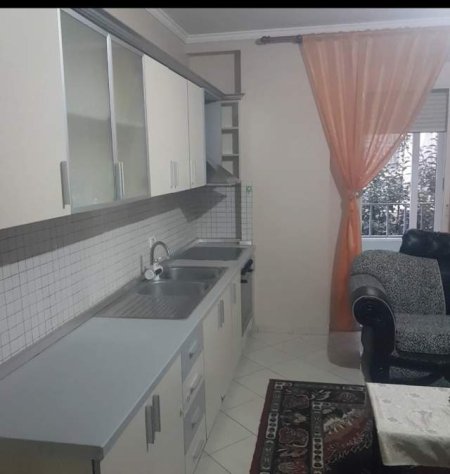 Tirane, jepet me qera 2+1+BLK Kati 3, 94 m² 40.000 Leke