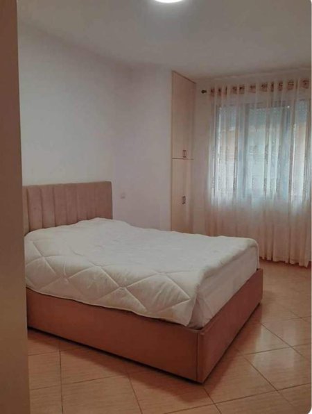 Lungomare, jepet me qera apartament 1+1 90 m² 400 Euro