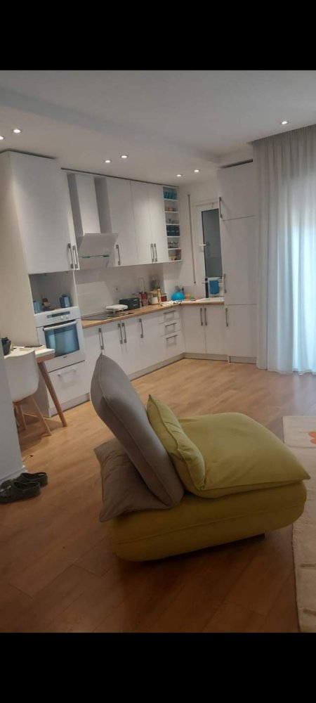 Uji Ftohte Vlore, shitet apartament 1+1 , 63 m² , i mobiluar , pamje nga deti ,  2.300 Euro/m2 (Rruga Dhimiter Konomi - Uji Ftohte vlore)