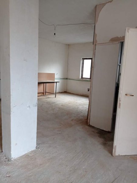 Tirane, jepet me qera ambjent biznesi Kati 0, 110 m² 40.000 Leke (Rruga e Kokonozeve)