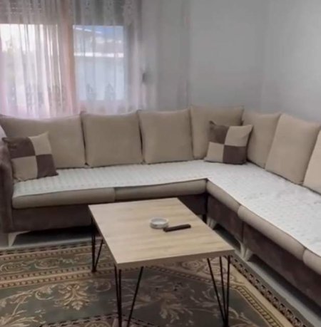 Tirane, jepet me qera 95 m² 35.000 Leke (Sauk i Vjeter)