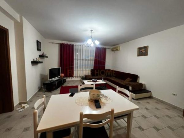 Tirane, jepet me qera apartament 2+1 Kati 9, 120 m² 800 Euro (BLLOKU)