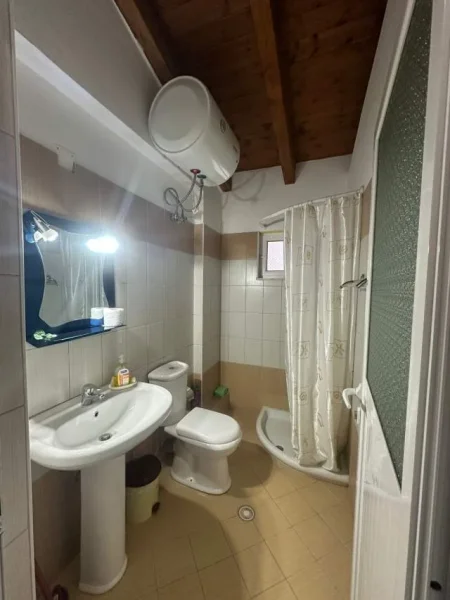 Sarande, jepet me qera 15 m² 400  (SArande)