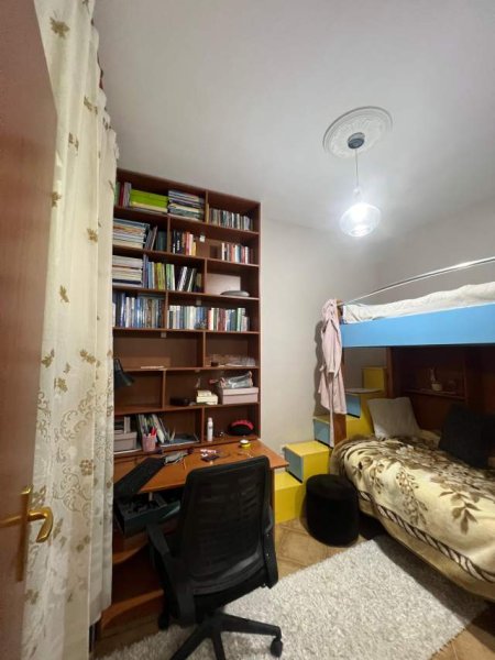 Tirane, jepet me qera apartament 2+1 Kati 3, 80 m² 500 Euro (DOn Bosco)