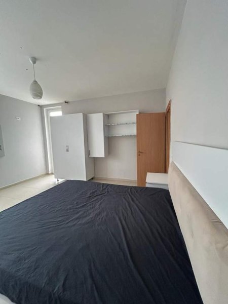 Tirane, jepet me qera apartament 2+1 Kati 5, 120 m² 320 Euro (Sali Angoni)