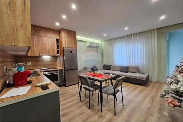 Tirane, shes apartament 2+1+BLK Kati 3, 105 m² 155.000 Euro (kompleksi fz)