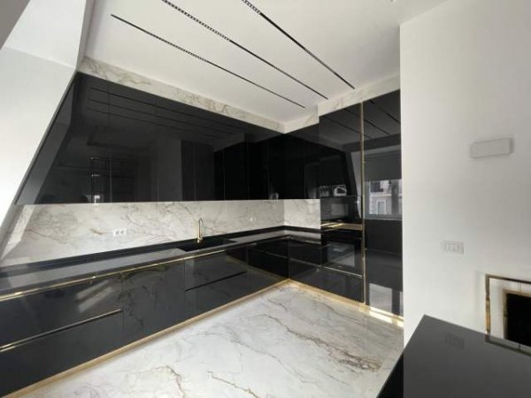 Tirane, jepet me qera apartament 2+1+BLK Kati 3, 155 m² 1.800 Euro (Joy Residence)