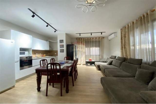 Tirane, shitet apartament 3+1+BLK Kati 5, 150 m² 234.000 Euro (Vellezerit Huta)