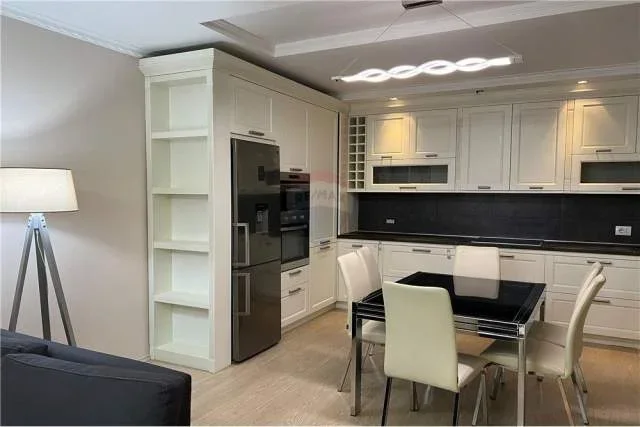 Tirane, jepet me qera apartament 2+1+A+BLK Kati 2, 100 m² 800 Leke (Komuna Parisit)