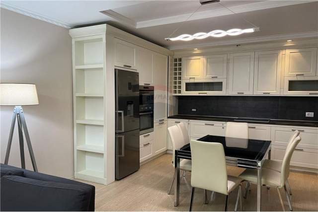 Tirane, jepet me qera apartament 2+1+A+BLK Kati 2, 100 m² 800 Euro