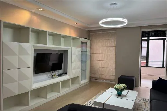 Tirane, jepet me qera apartament 2+1+A+BLK Kati 2, 100 m² 800 Euro